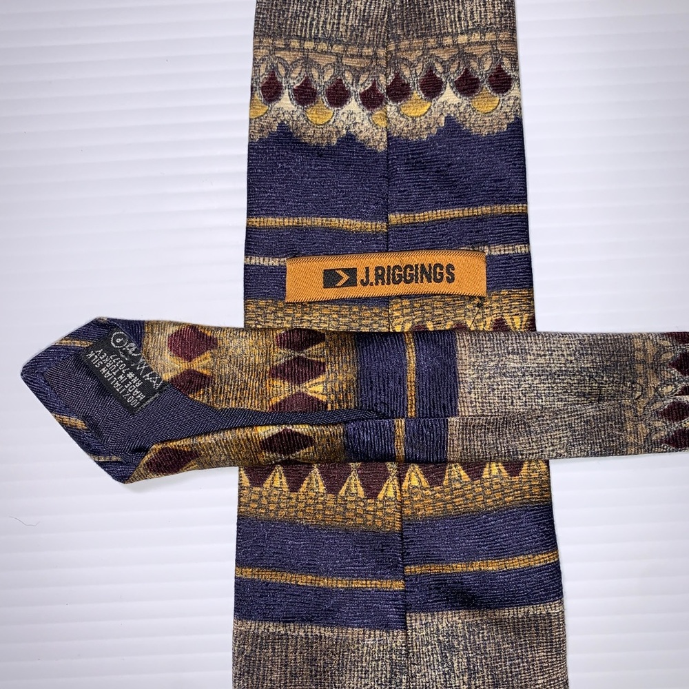 Necktie - Picture 2 of 3